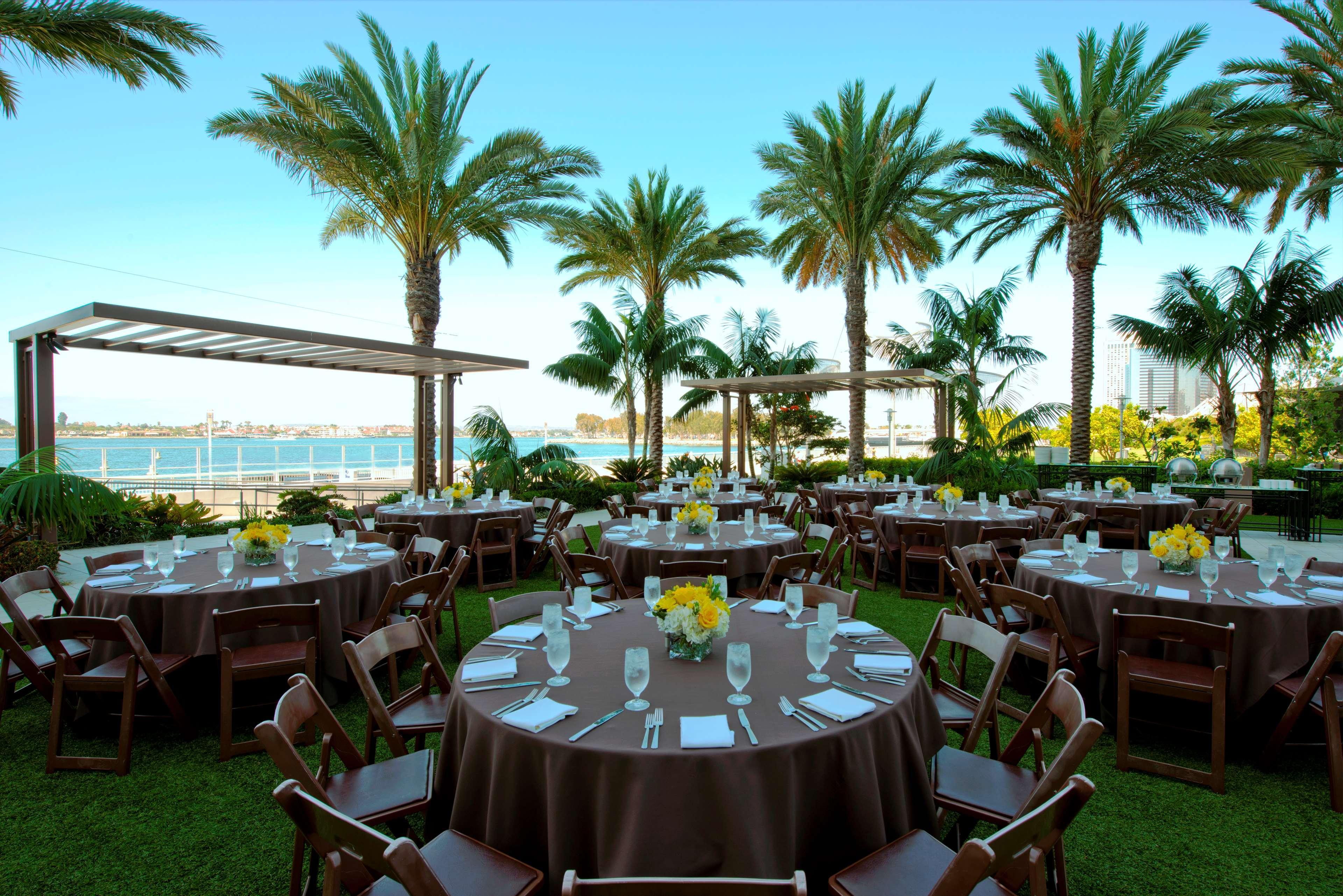 Hilton San Diego Bayfront Exterior photo