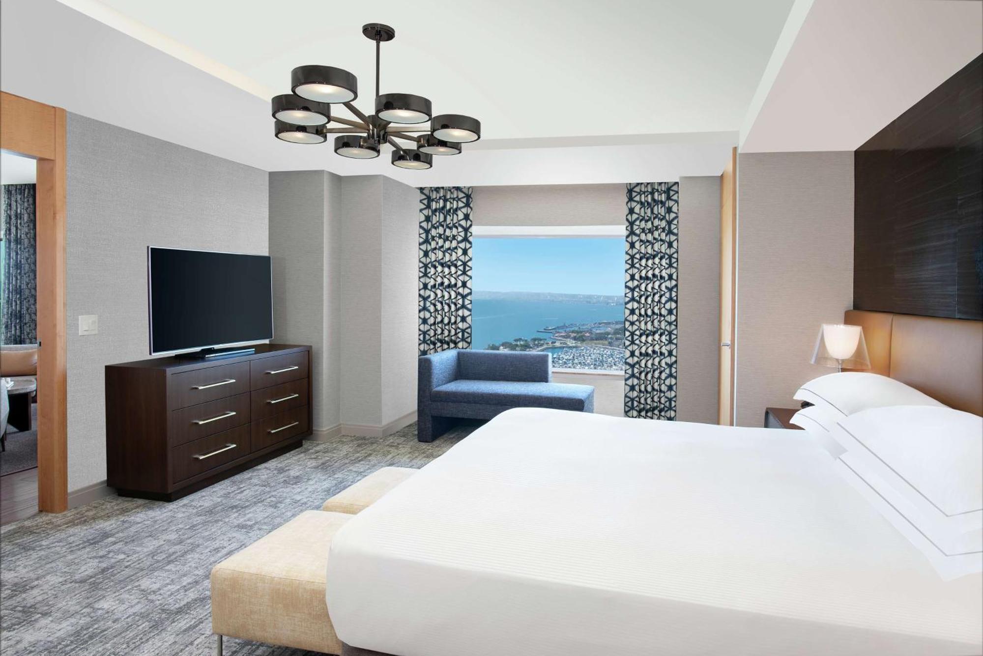 Hilton San Diego Bayfront Exterior photo